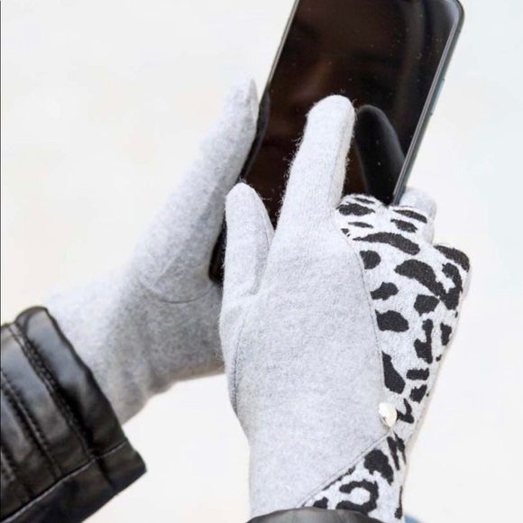 Leopard-Contrast Wool-Blend Touch Screen Gloves - Picture 5 of 5